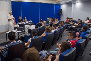 Analizan especialistas universitarios factores contra el estrés laboral y familiar