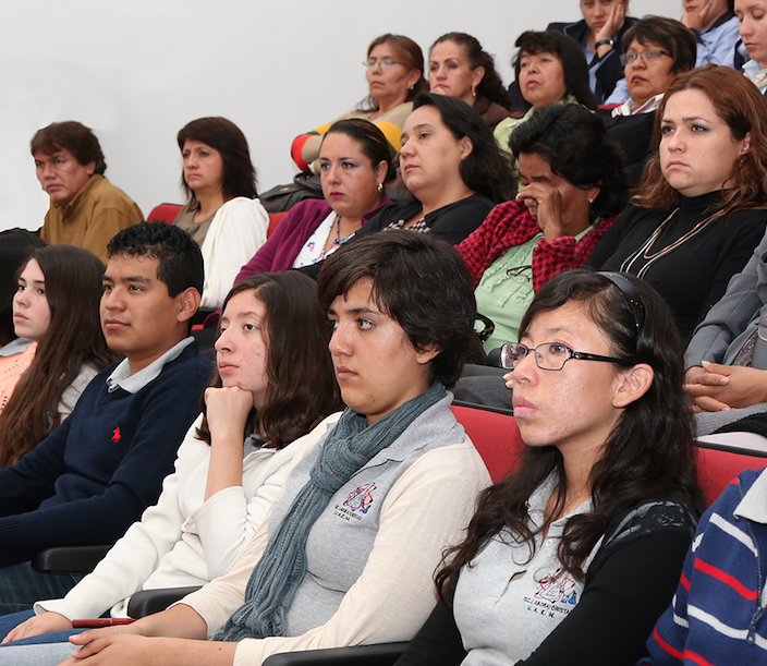 Rinde su primer informe de actividades director de la Escuela de Técnicos Laboratoristas