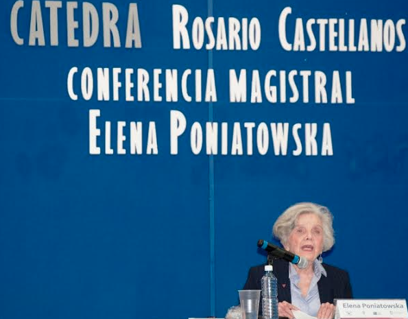 Elena Poniatowska imparte conferencia magistral en la UAEM