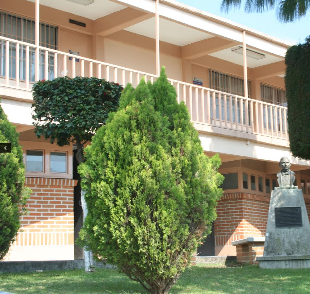 Obtienen catedráticos de la UAEM premio nacional a la docencia jurídica e investigación universitaria