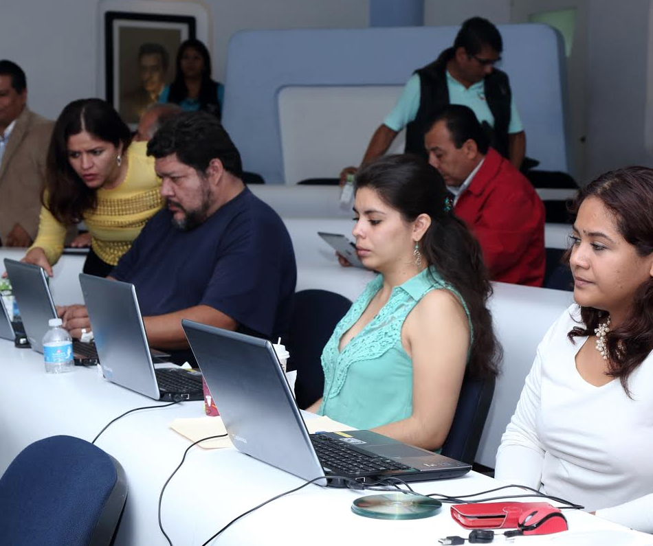 Abren paquetes con los resultados del examen de ingreso al nivel superior de la UAEM