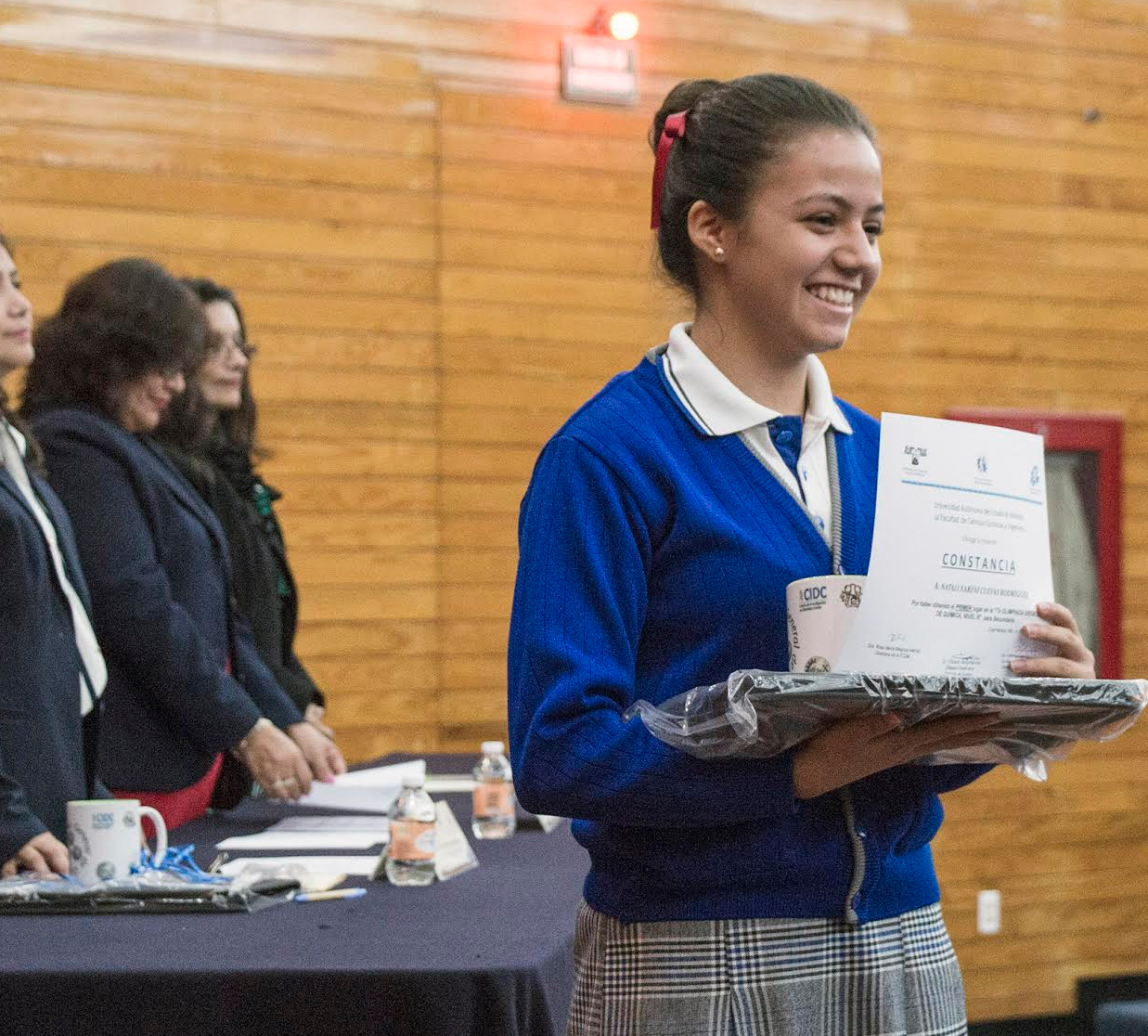 Premian a ganadores de la VII Olimpiada Estatal de Química de nivel secundaria