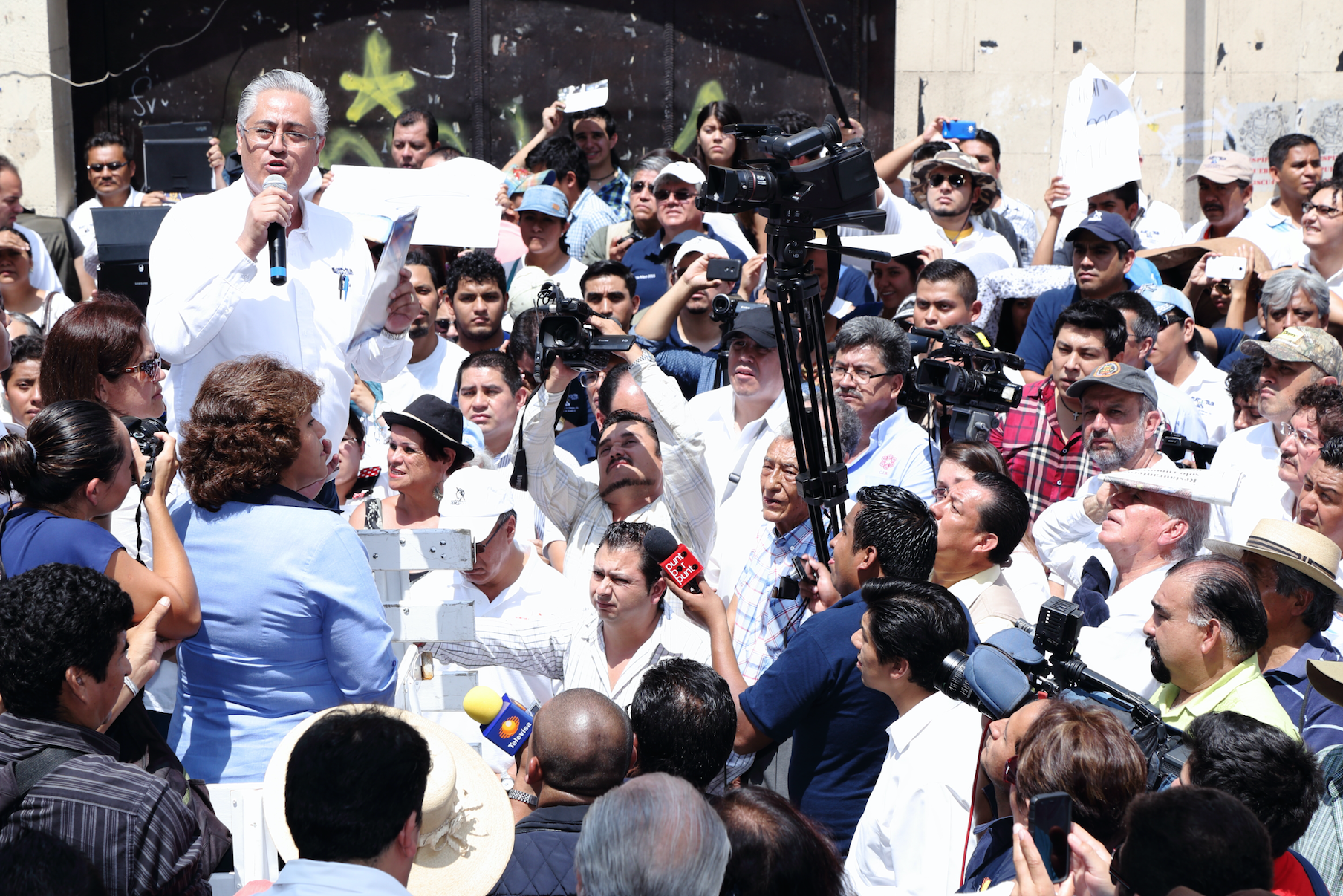 Toma UAEM de manera pacífica el Congreso del Estado