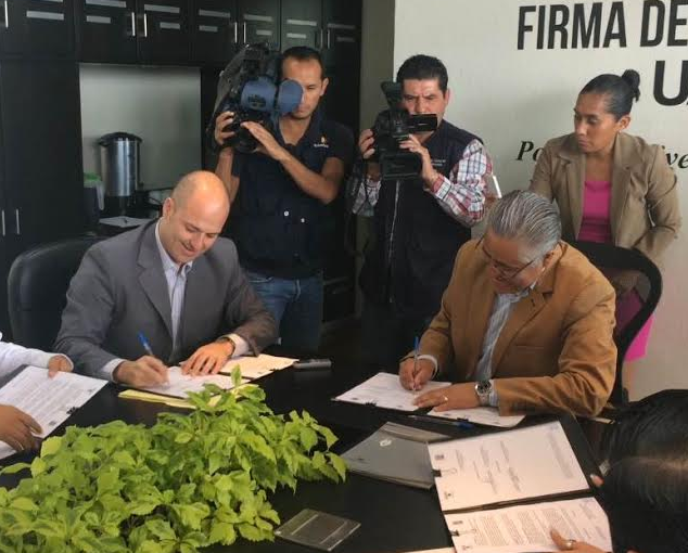 Firma UAEM convenio de colaboración con el PRD