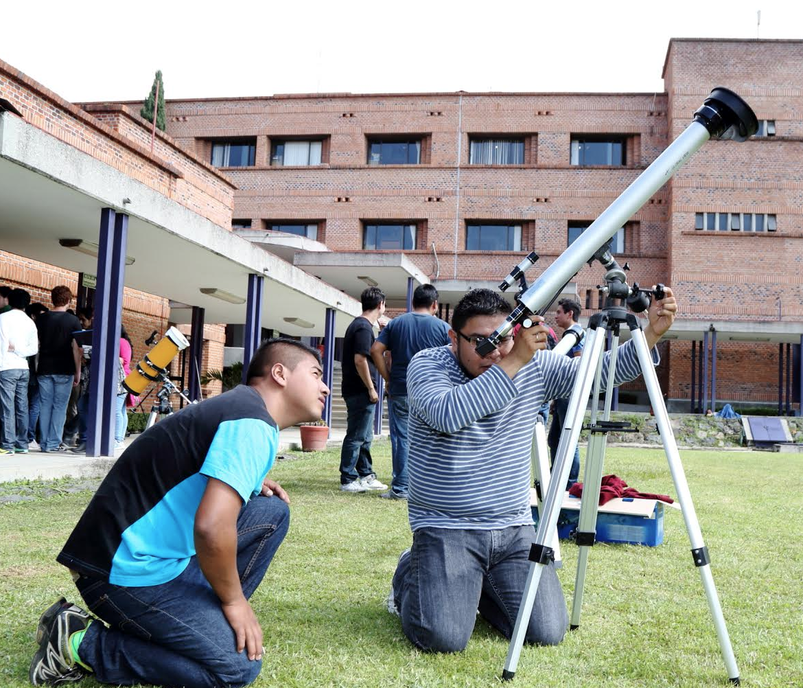 Imparten taller de construcción de telescopios en CIICAp