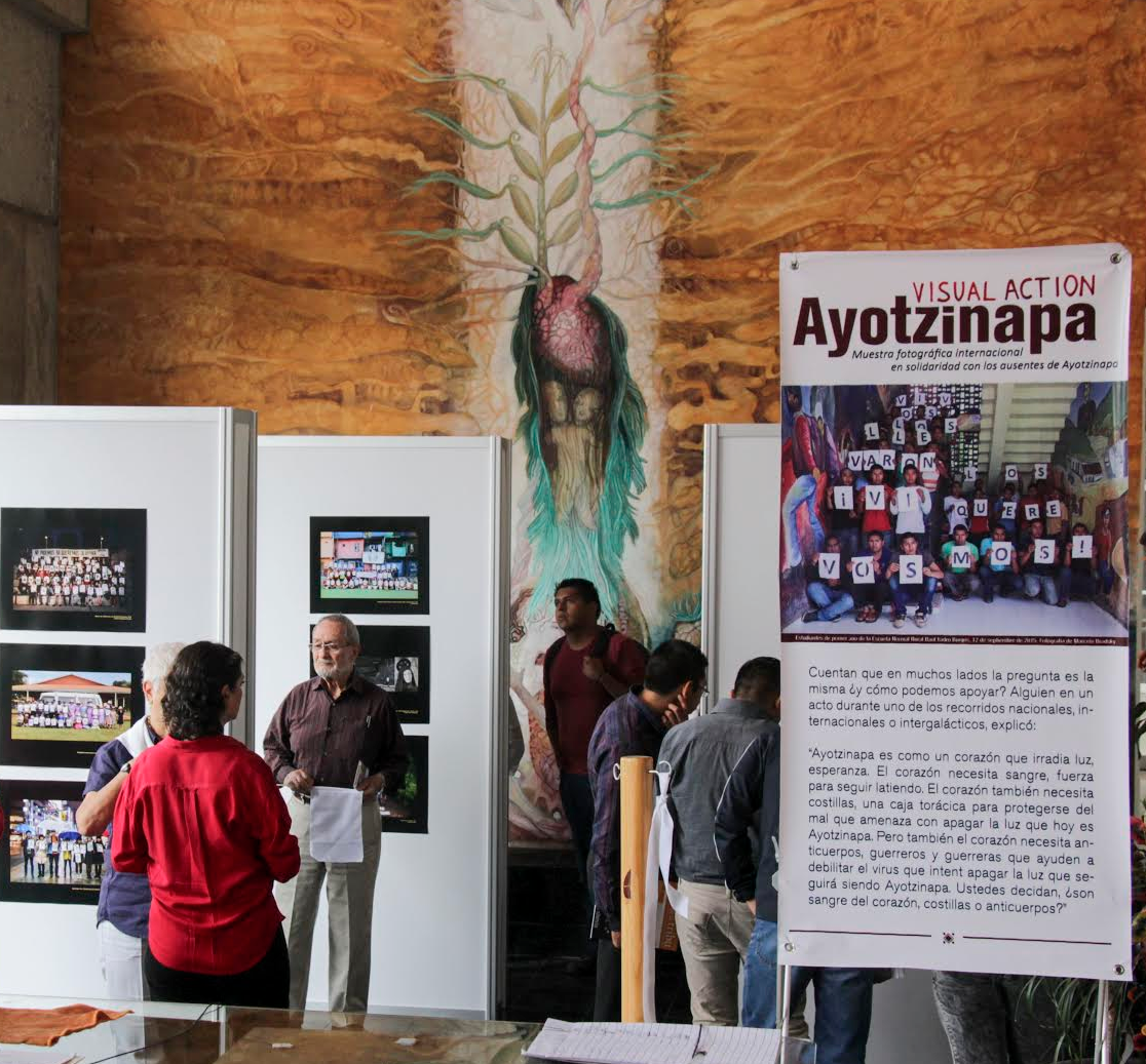 Inauguran expo fotográfica Visual Action Ayotzinapa