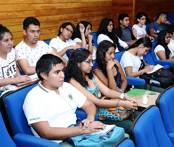 Presentan en la UAEM conferencia sobre mujeres jóvenes indígenas