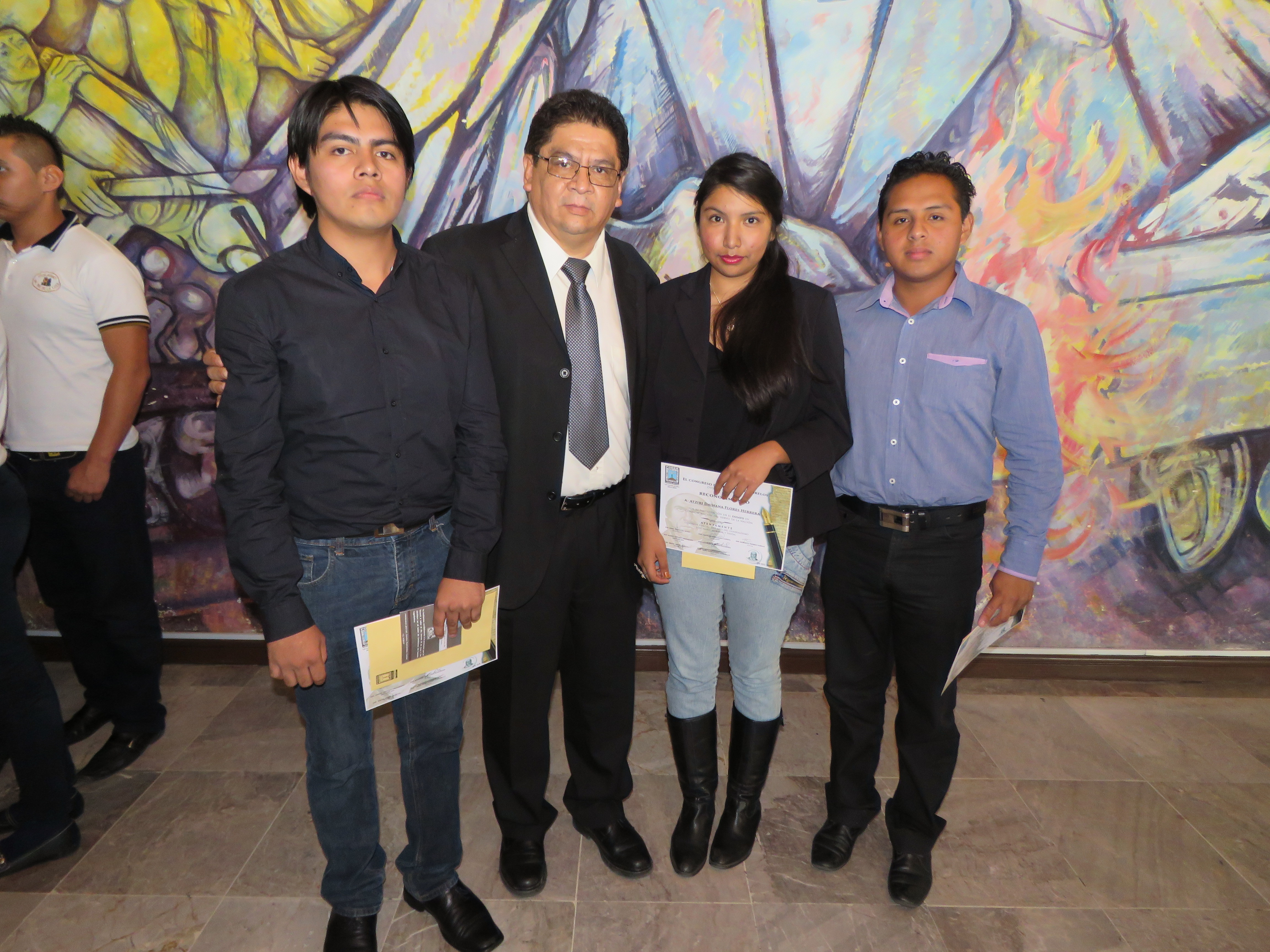 Ganan estudiantes de la UAEM primeros lugares en concurso de Ensayo