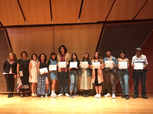 Catalogan estudiantes de la Facultad de Artes acervo histórico del Jardín Borda