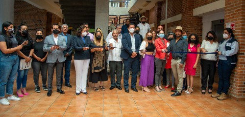 Presentan exposición pictórica colectiva Inefable, en el CIICAp