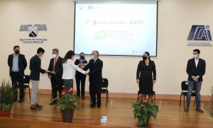 Egresa primera generación del Centro Atractor de Negocios de la FCAeI
