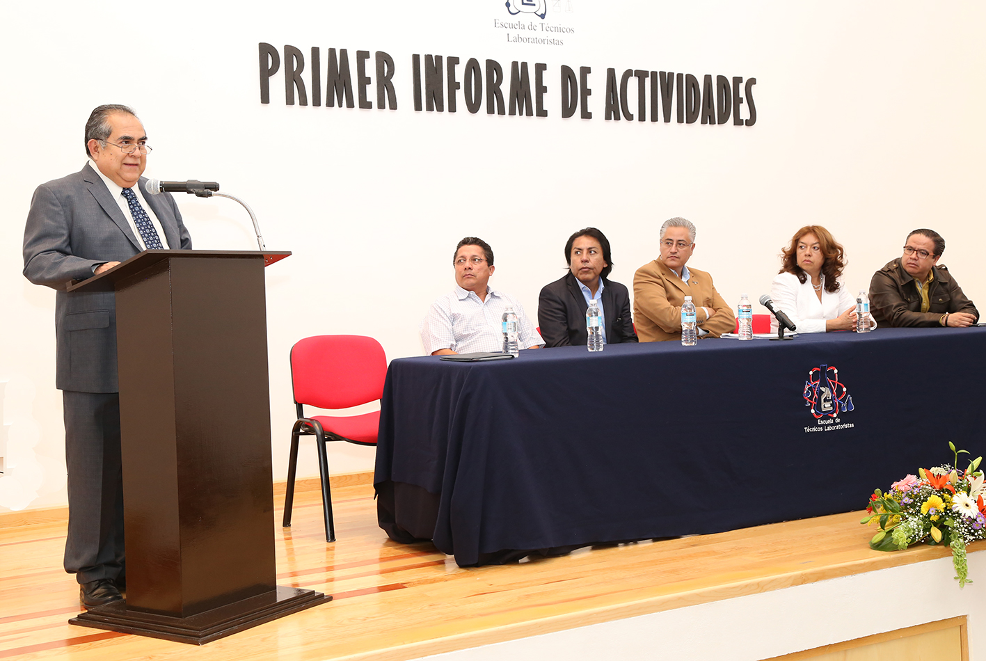 Rinde su primer informe de actividades director de la Escuela de ...