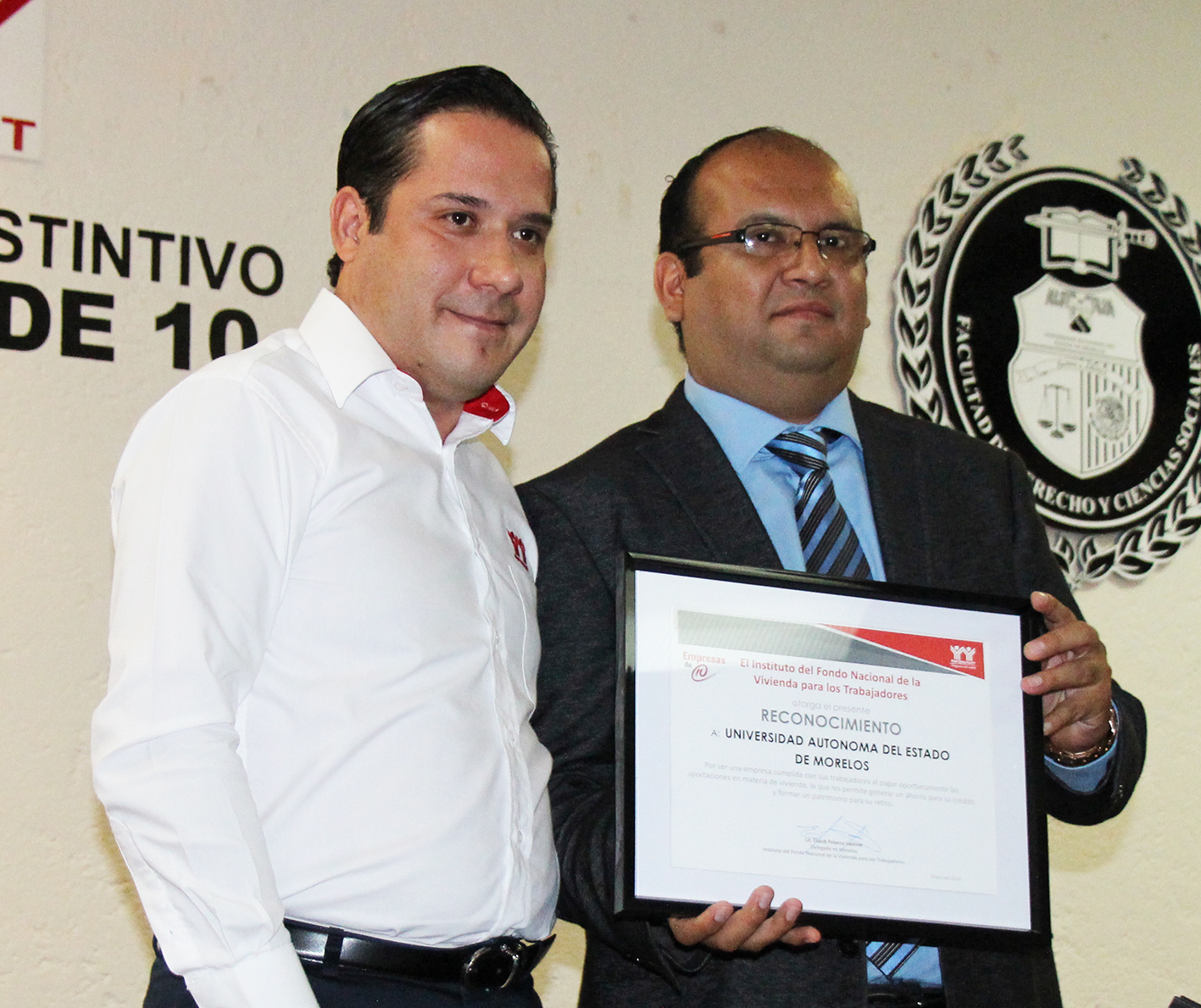 Recibe UAEM distintivo de Empresa de 10 por parte del Infonavit