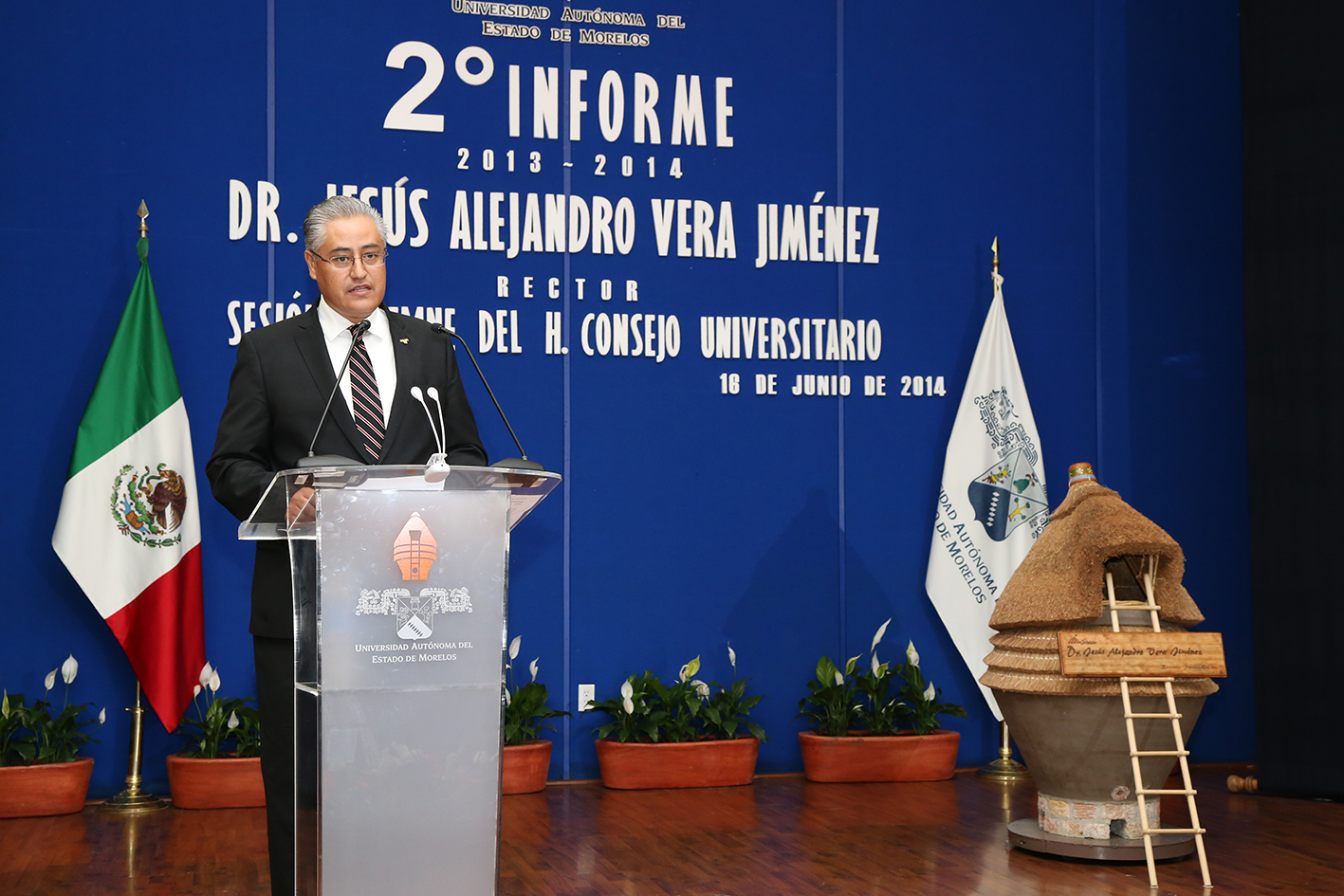 Rinde el Rector de la UAEM, segundo informe de actividades ...
