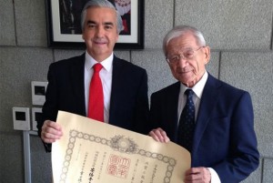 Recibe condecoración el Embajador de la UAEM en Japón
