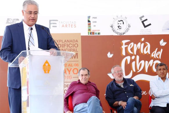 En tiempos de crisis y desasosiego, inicia Feria del Libro en la UAEM