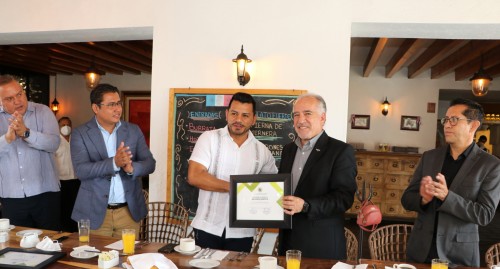 Entrega Idefomm reconocimiento a la UAEM por su colaboración con los municipios