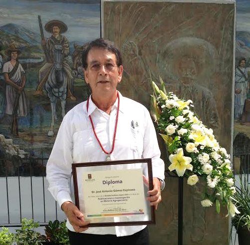 Reconocen labor de investigación del Dr. José Antonio Gómez Espinoza