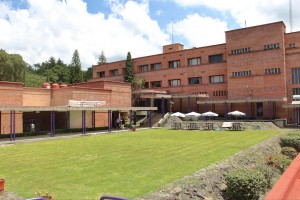 Obtiene estudiante del CIICAp reconocimiento al mérito estatal en investigación