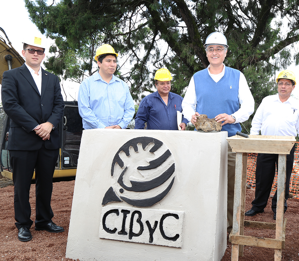 Colocan la primera piedra del nuevo edificio del CIByC