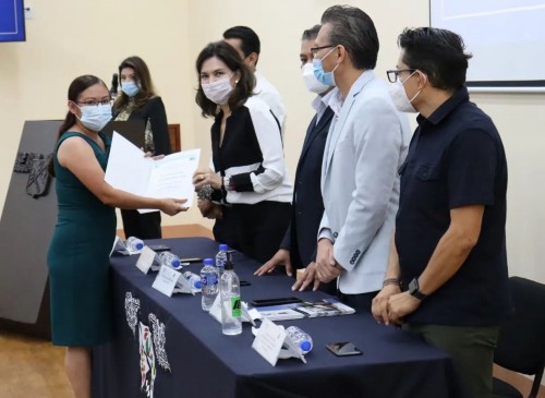 Egresa segunda generación de empresarios y consultores del CAN