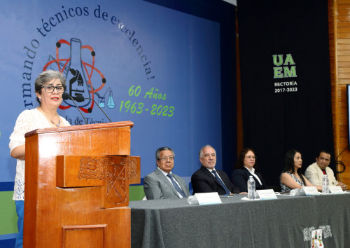 Destacan la calidad académica de la Escuela de Técnicos Laboratoristas en su 60 aniversario