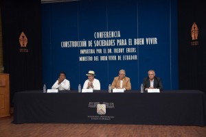 Imparte conferencia en la UAEM Freddy Ehlers, ministro del Buen vivir de Ecuador