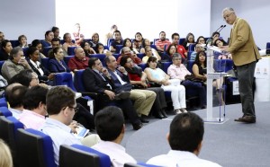 La UAEM es autónoma y no será entregada a ningún partido político: rector