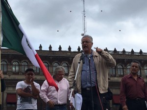 Participa rector de la UAEM en la marcha por los 49 años de la masacre de Tlatelolco