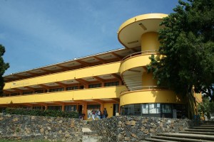 Facultad de Farmacia regresa a las actividades en nuevo edificio