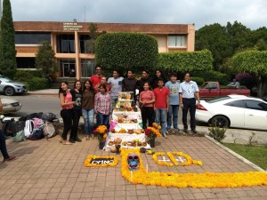 Conmemora UAEM el Día de Muertos con tradicionales ofrendas