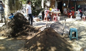 Estudiantes de la UAEM participan en la construcción de casas ecológicas para damnificados de Tlayacapan