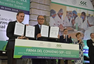 Presente rector de la UAEM en convenio para ampliar el Modelo de Formación Dual