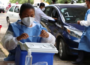 Atiende UAEM nuevamente en Macro Módulo de Vacunación